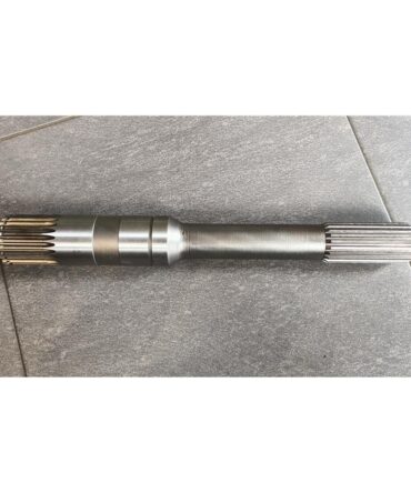 Wałek przekładni rozrzutnika Rolland Z20 x Z24 L-390 mm