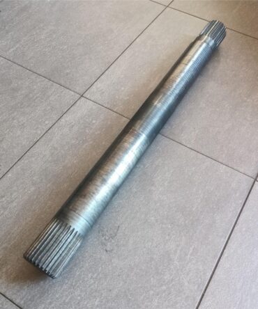 Wał napędu przyczepy samozbierającej rotora STRAUTMANN L- 665,5mm.jpg